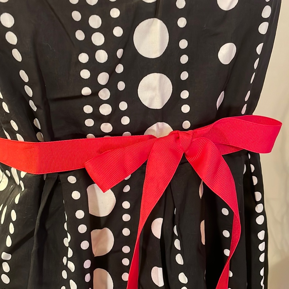 Motherhood Maternity sleeveless dotted dress with tie and pockets - Picture 3 of 9